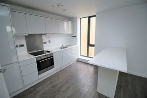 Kitchen / breakfast bar- click for photo gallery
